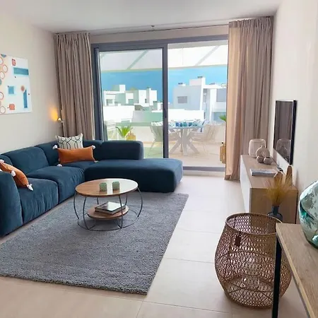 Apartment Luxurious South-facing 2 Bdr Penthouse Vanian Gardens With Seaview - Gaya Alegia I